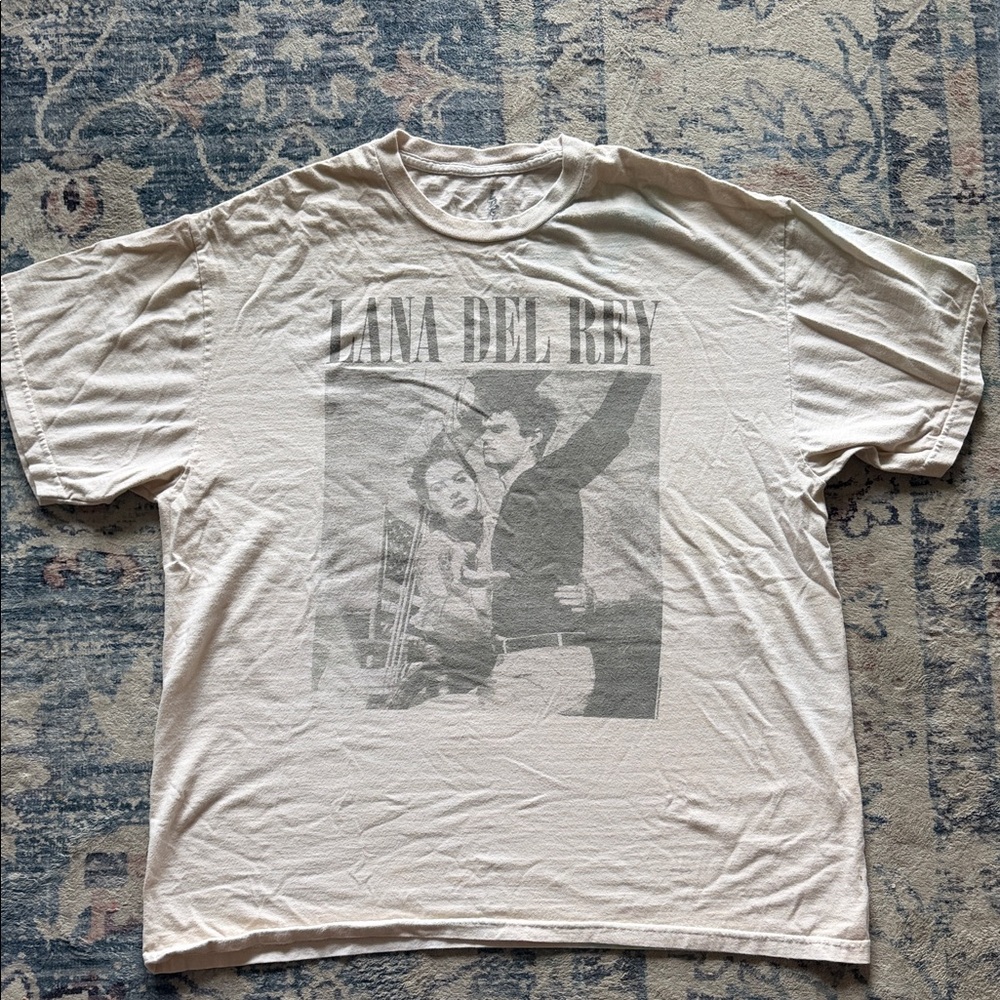 Lana Del Rey Graphic Tee - Urban Outfitters